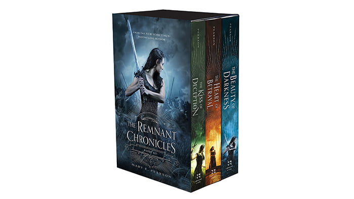 The Beauty of Darkness: The Remnant Chronicles, Book Three